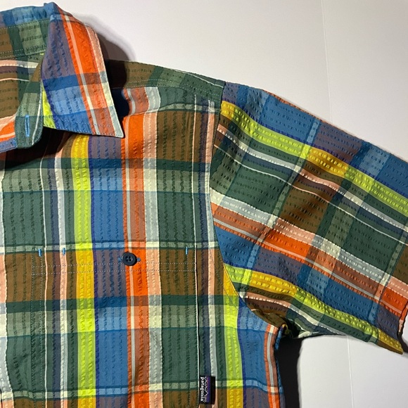 Patagonia | Polyester button down - Picture 2 of 5